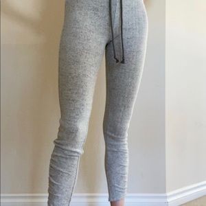 never worn grey leggings